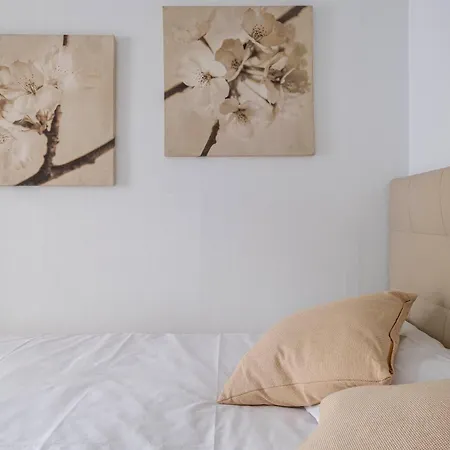 Fira Barcelona And 20' Bcn Center لوسبيتاليت دي يوبريغات